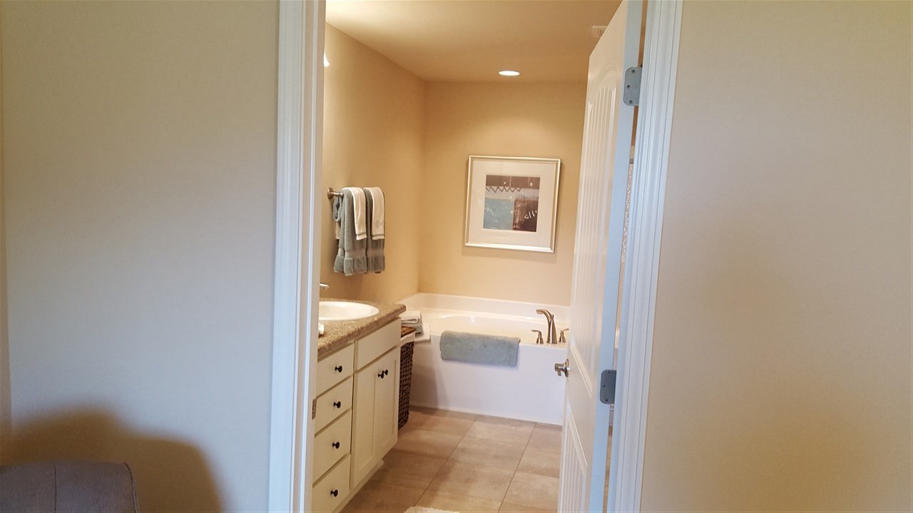 1728 Firefly Lane Foley, AL 36535 - Photo 8 of 12 master bath