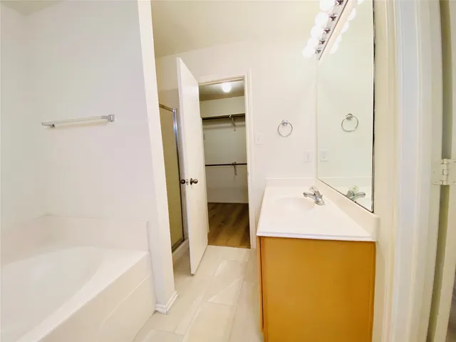 $1,800 | 5747 Wandering Creek Drive, Richmond, TX 77469