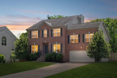 $489,000 | 105 Hampton Court, Hendersonville, TN 37075
