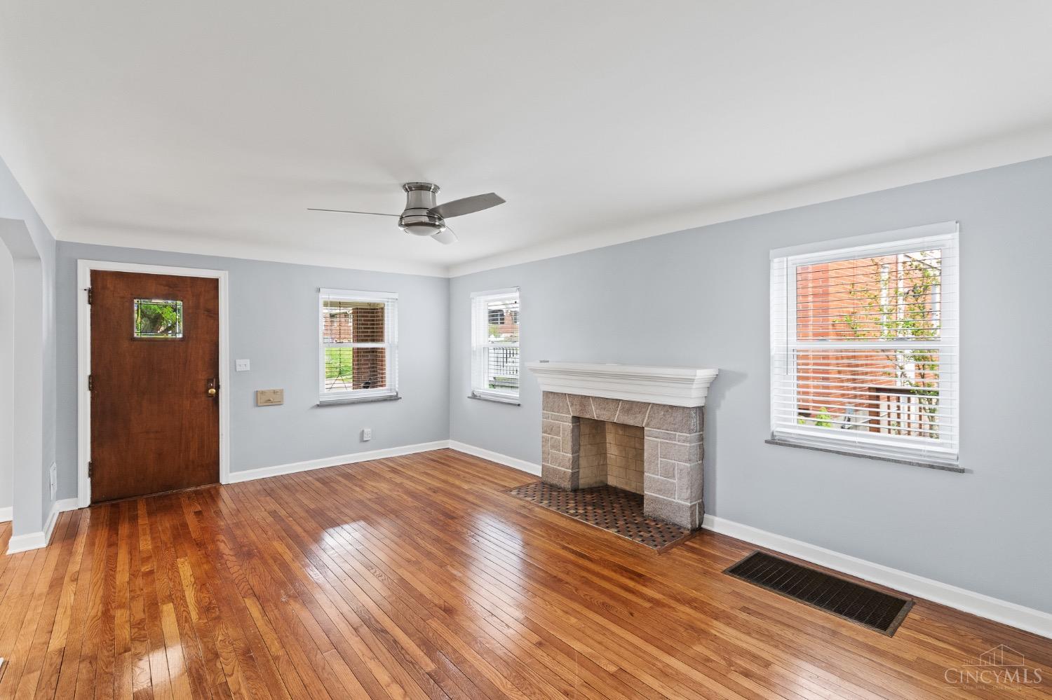 4108 Simpson Avenue Cincinnati, OH 45227 - Photo 3 of 15 Gallery Image 3