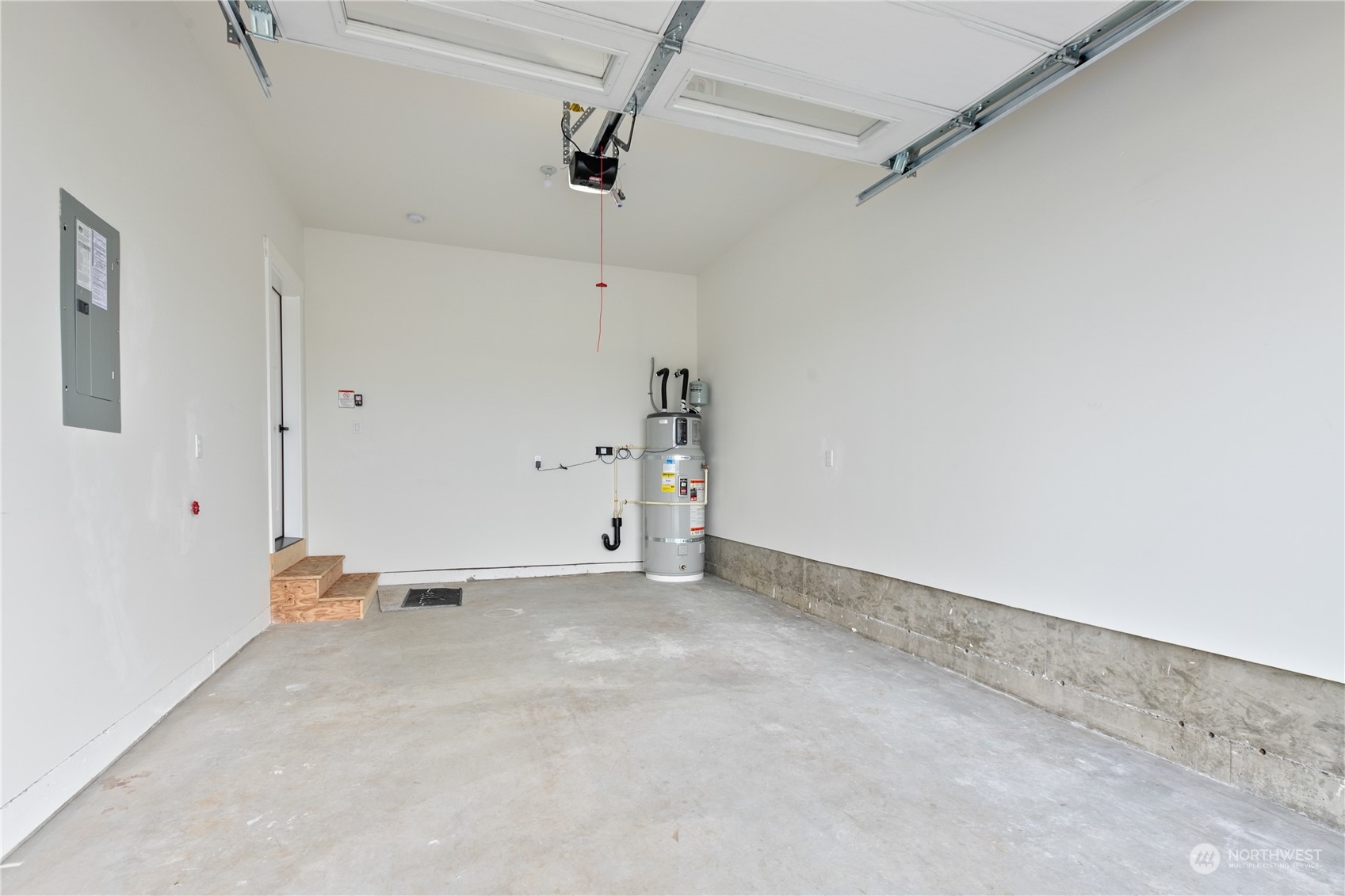 2217 Dejong Drive Lynden, WA 98264 - Photo 24 of 28 an empty room with cabinet