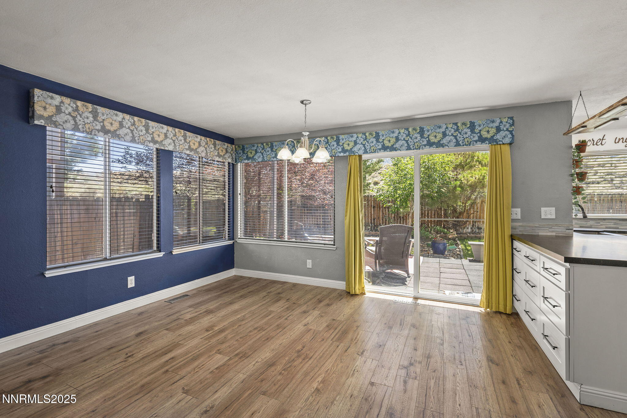 7094 Peppermint Drive Reno, NV 89506 - Photo 9 of 28 p9