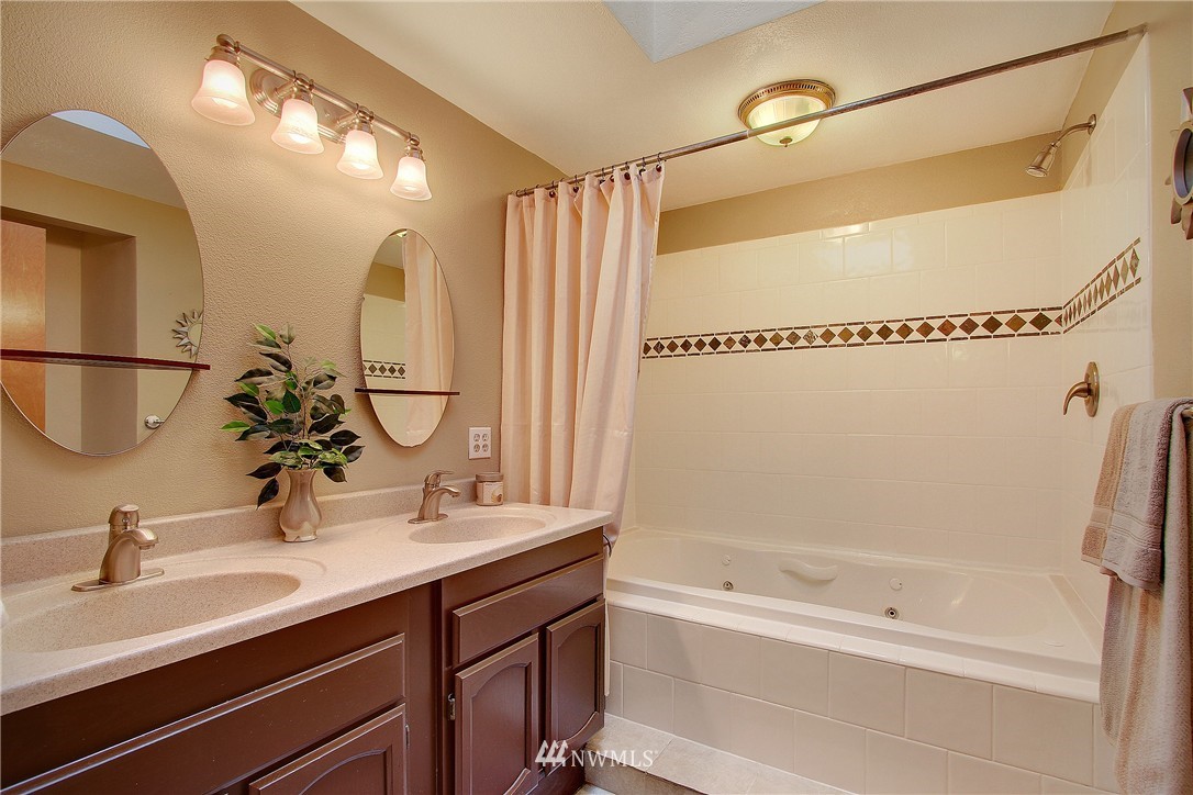 20138 Southeast 145th Street Renton, WA 98059 - Photo 11 of 24 Gallery Image 11