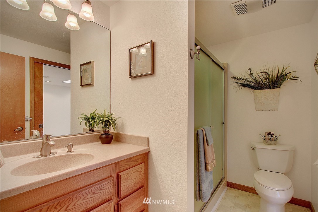 20138 Southeast 145th Street Renton, WA 98059 - Photo 13 of 24 Gallery Image 13