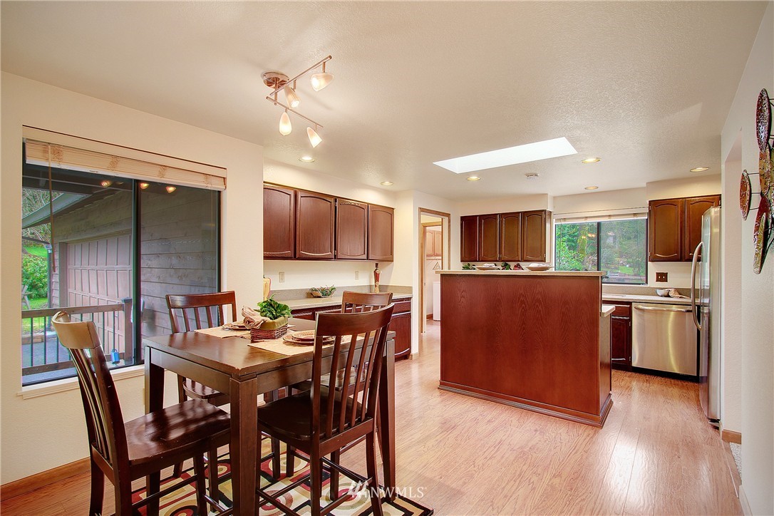 20138 Southeast 145th Street Renton, WA 98059 - Photo 9 of 24 Gallery Image 9