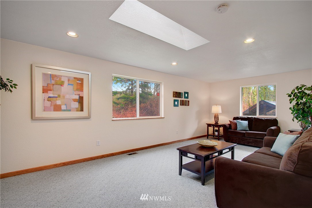 20138 Southeast 145th Street Renton, WA 98059 - Photo 10 of 24 Gallery Image 10