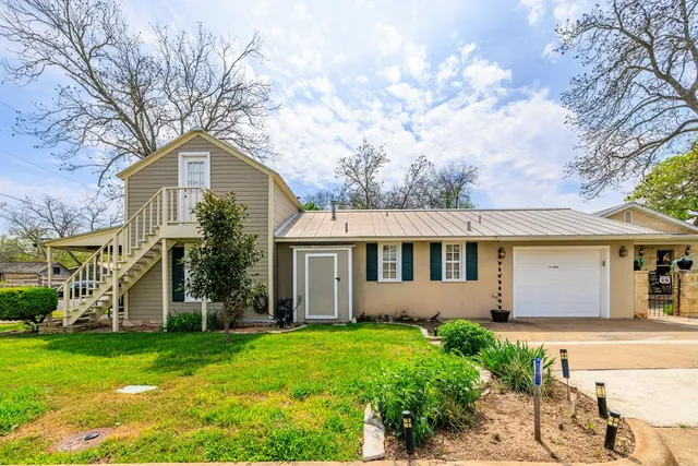 $1,499,000 | 202 South Bowie Street, Fredericksburg, TX 78624