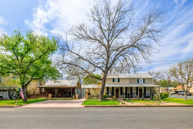 $1,499,000 | 202 South Bowie Street, Fredericksburg, TX 78624