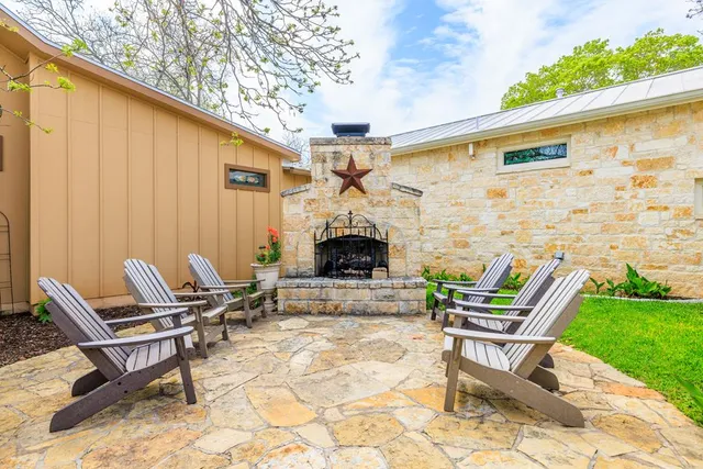 $1,499,000 | 202 South Bowie Street, Fredericksburg, TX 78624