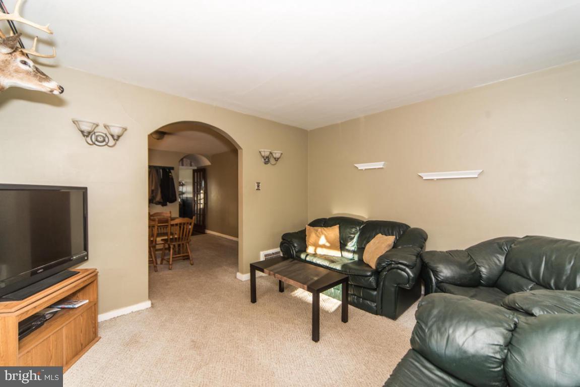 37 Bethany Road Ephrata, PA 17522 - Photo 4 of 18 Gallery Image 4