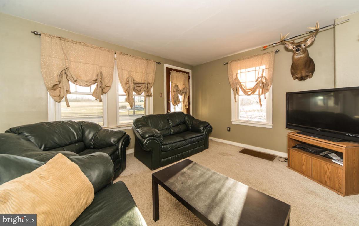 37 Bethany Road Ephrata, PA 17522 - Photo 5 of 18 Gallery Image 5