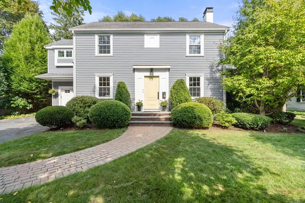 $1,733,000 | 6 Wilde Road, Wellesley, MA 02481