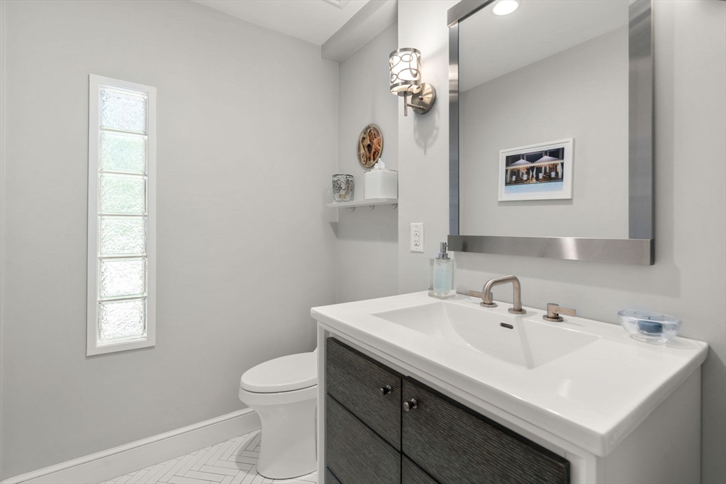 6 Wilde Road Wellesley, MA 02481 - Photo 13 of 35