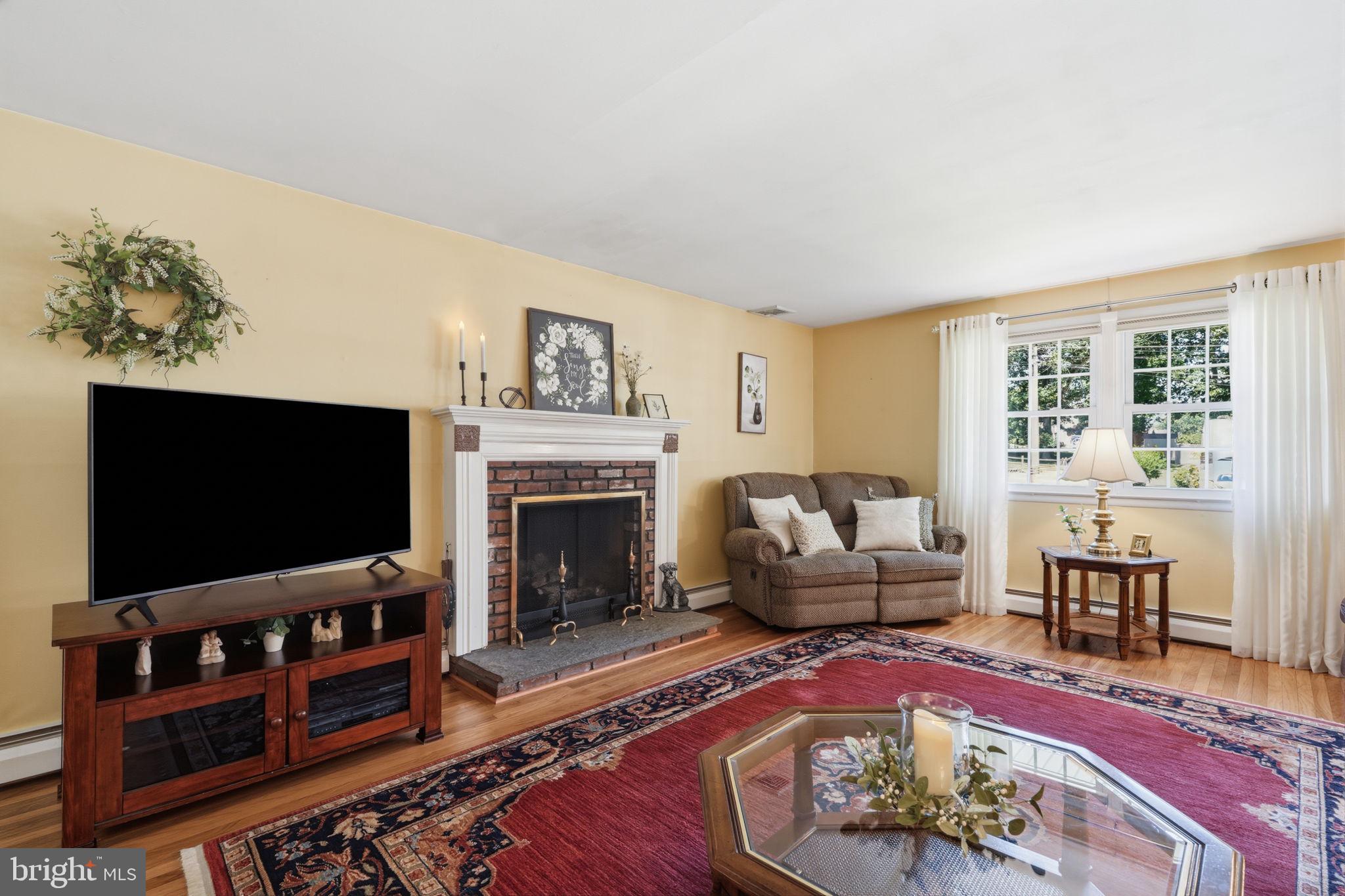 293 Norfolk Road Warminster, PA 18974 - Photo 12 of 32 Gallery Image 12