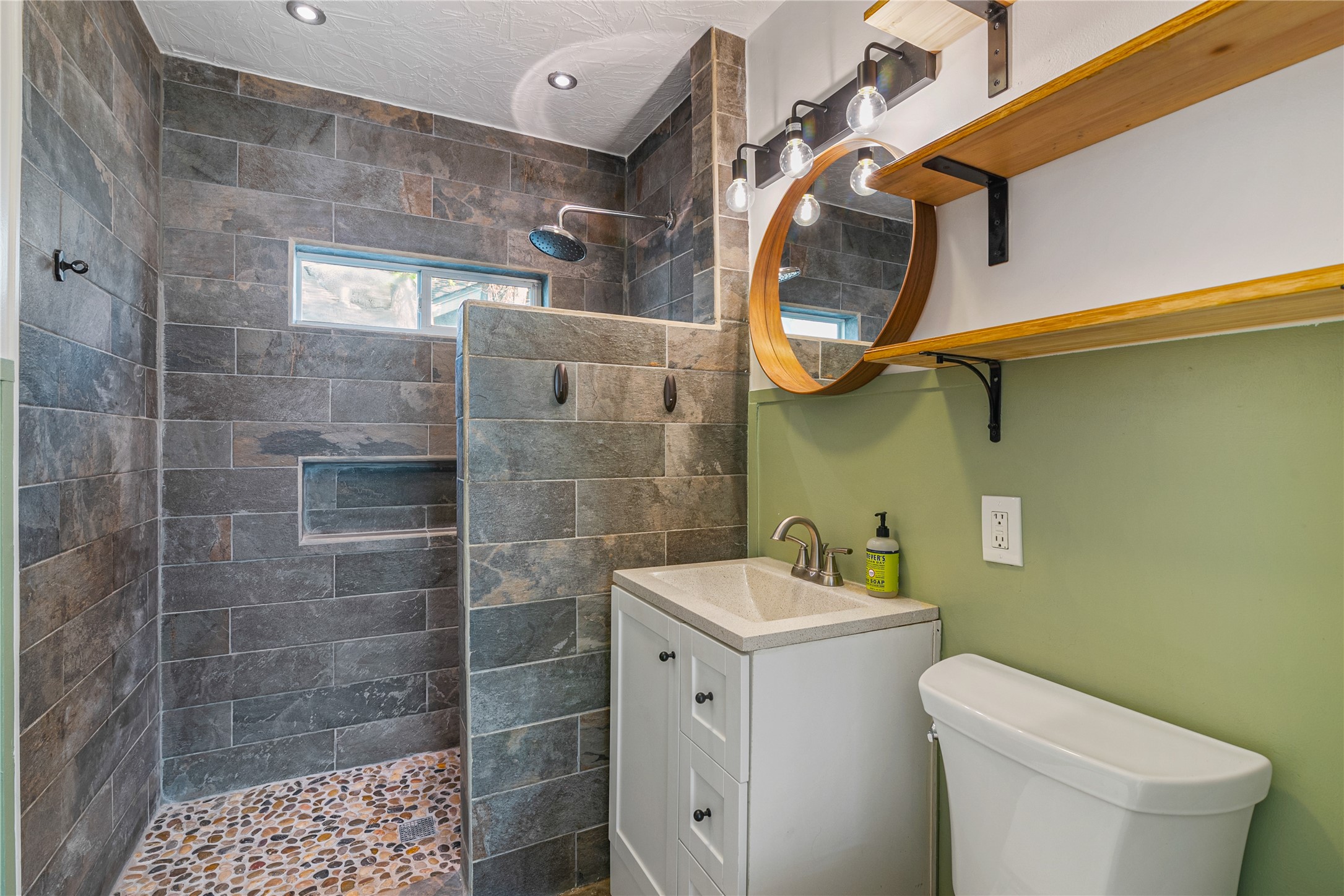 320 Coronado Street, Unit A Houston, TX 77009 - Photo 13 of 28