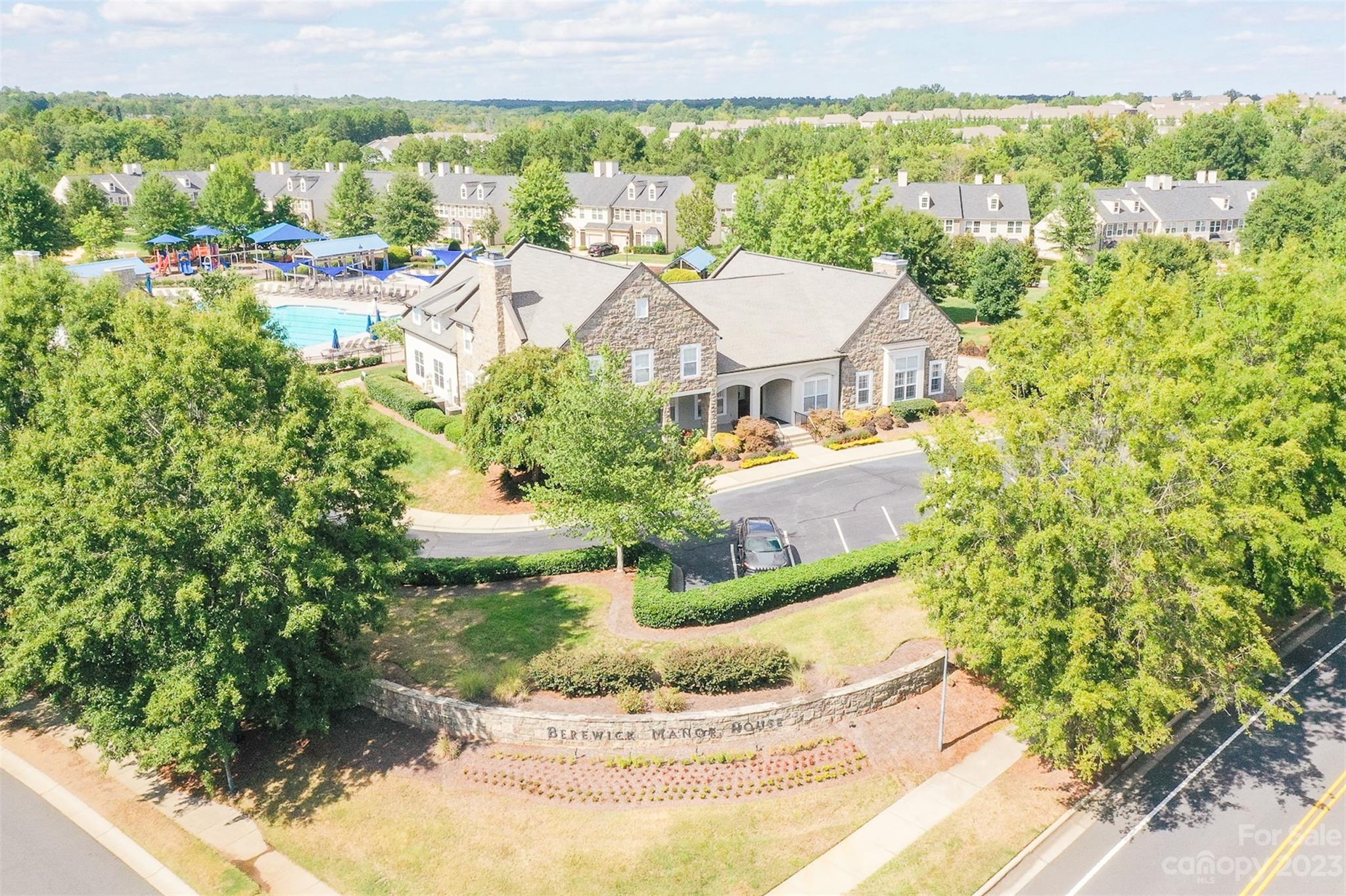 9221 Seamill Road Charlotte, NC 28278 - Photo 38 of 38 a view of a city