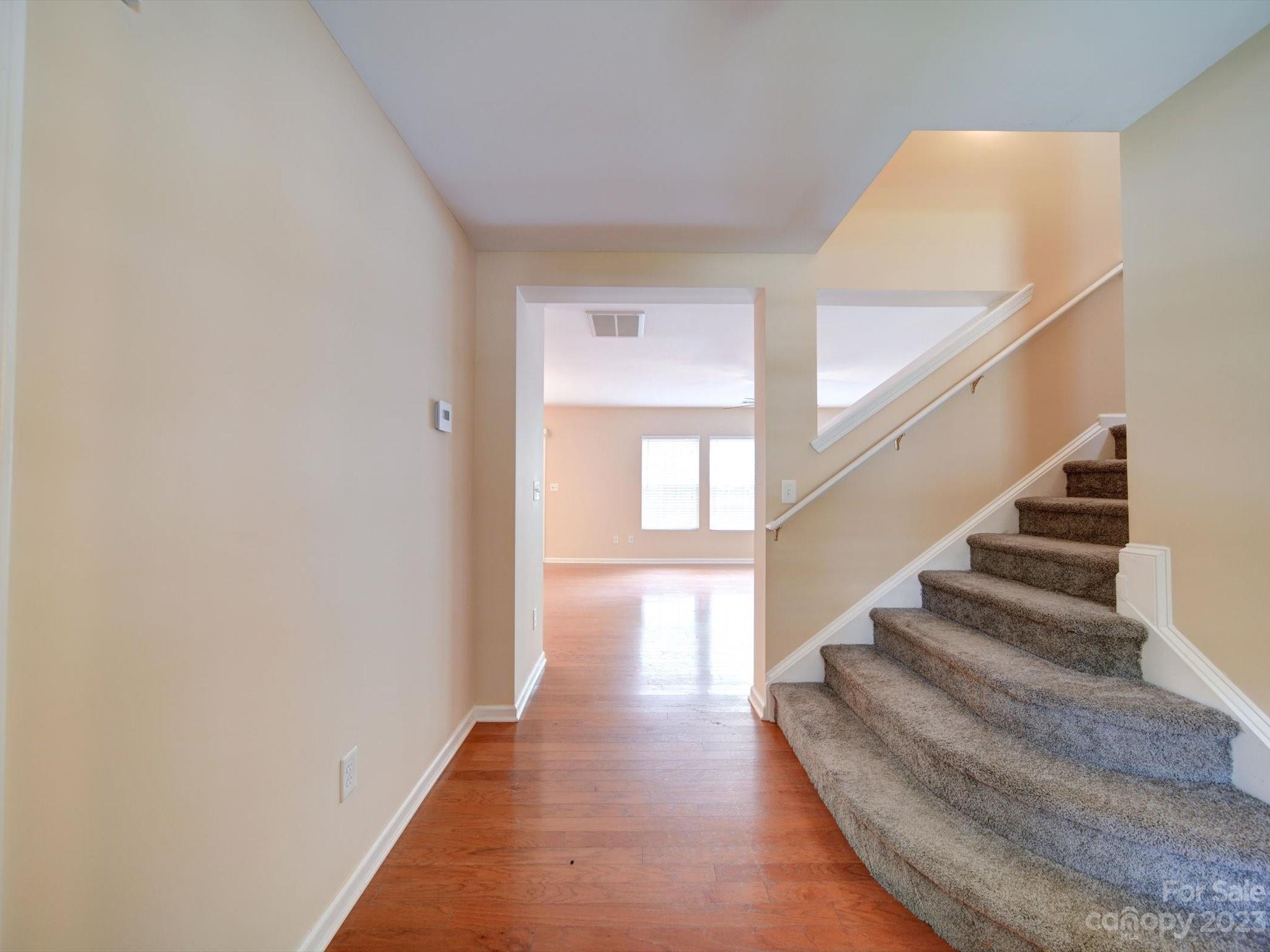 9221 Seamill Road Charlotte, NC 28278 - Photo 4 of 38 a view of entryway