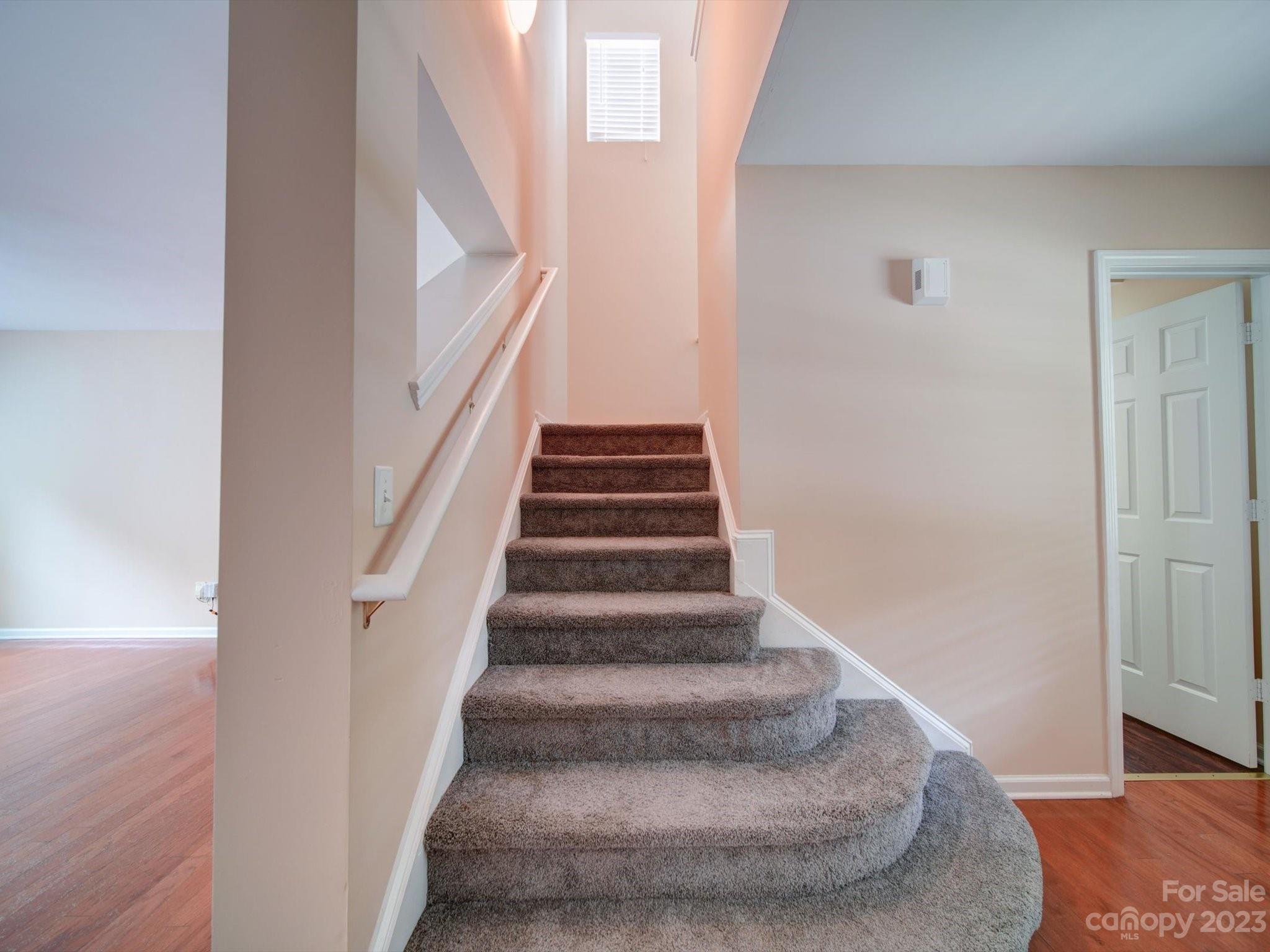 9221 Seamill Road Charlotte, NC 28278 - Photo 6 of 38 a view of entryway