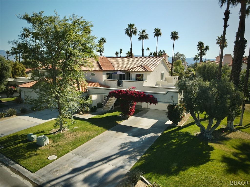 752 Vista Lago Dr North