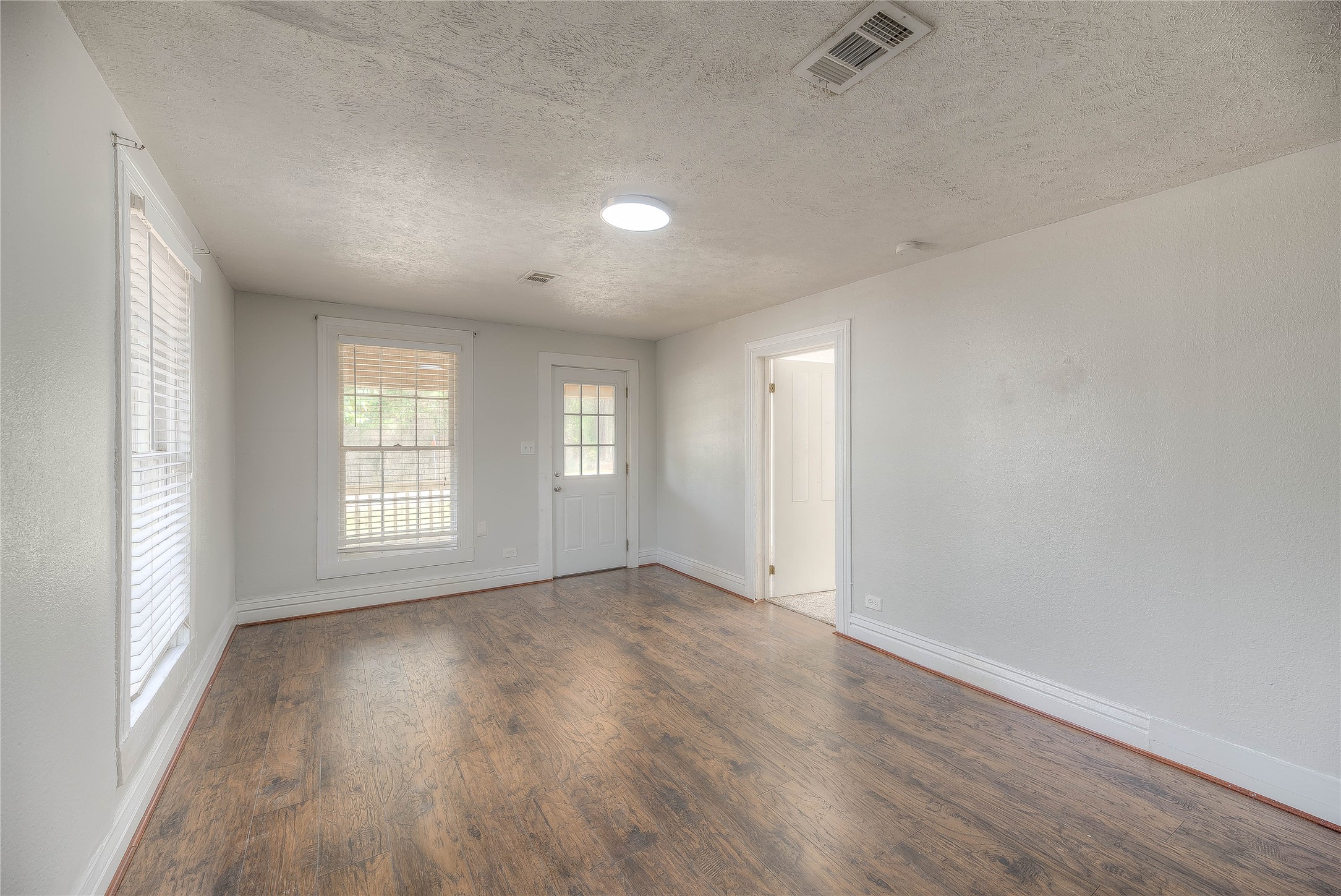 204 South Pitzer Street Colmesneil, TX 75938 - Photo 5 of 16