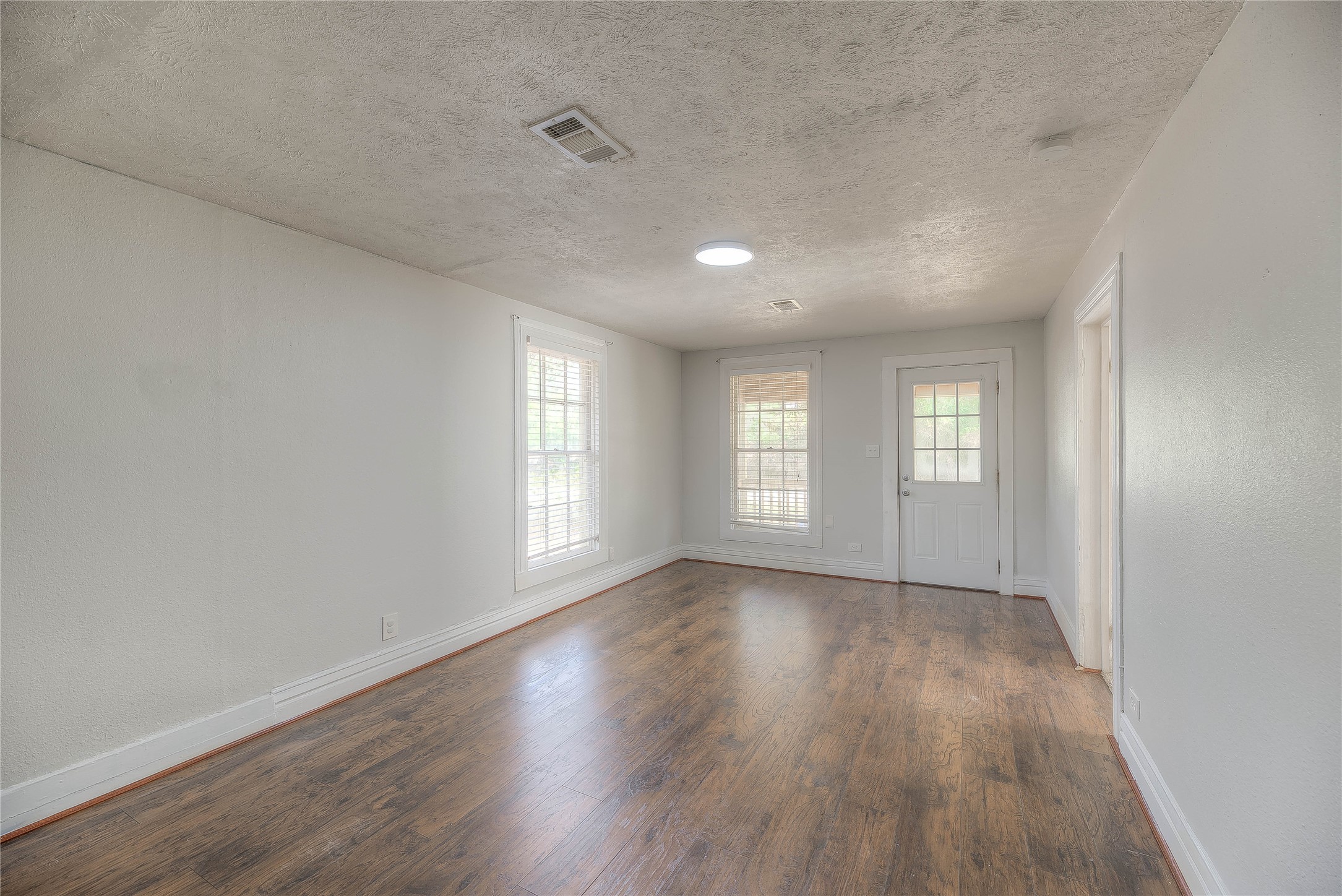 204 South Pitzer Street Colmesneil, TX 75938 - Photo 6 of 16