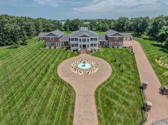 $2,999,000 | 345 Coach Road, Lebanon, MO 65536
