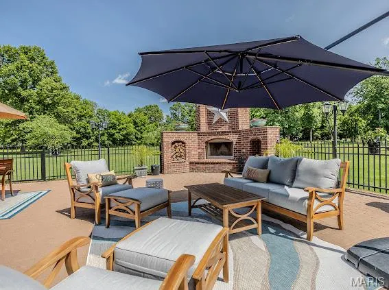 $2,999,000 | 345 Coach Road, Lebanon, MO 65536