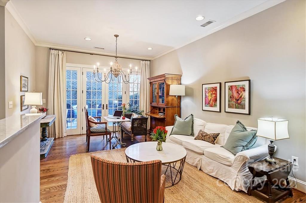 243 Queens Road, Unit 243 Charlotte, NC 28204 - Photo 11 of 27 Gallery Image 11