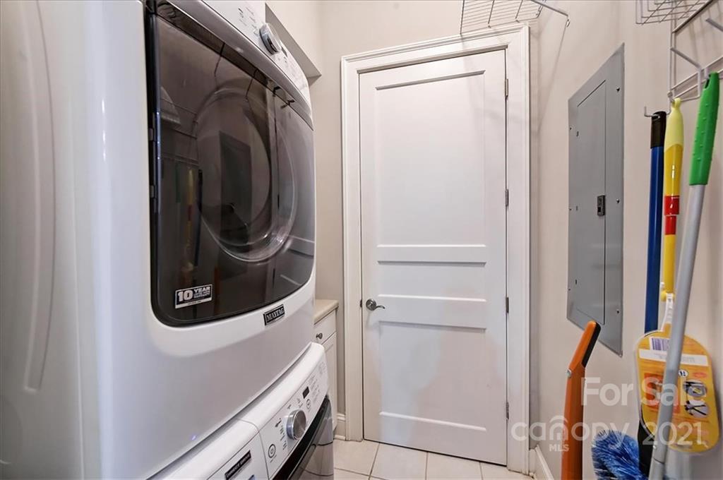 243 Queens Road, Unit 243 Charlotte, NC 28204 - Photo 21 of 27 Gallery Image 21