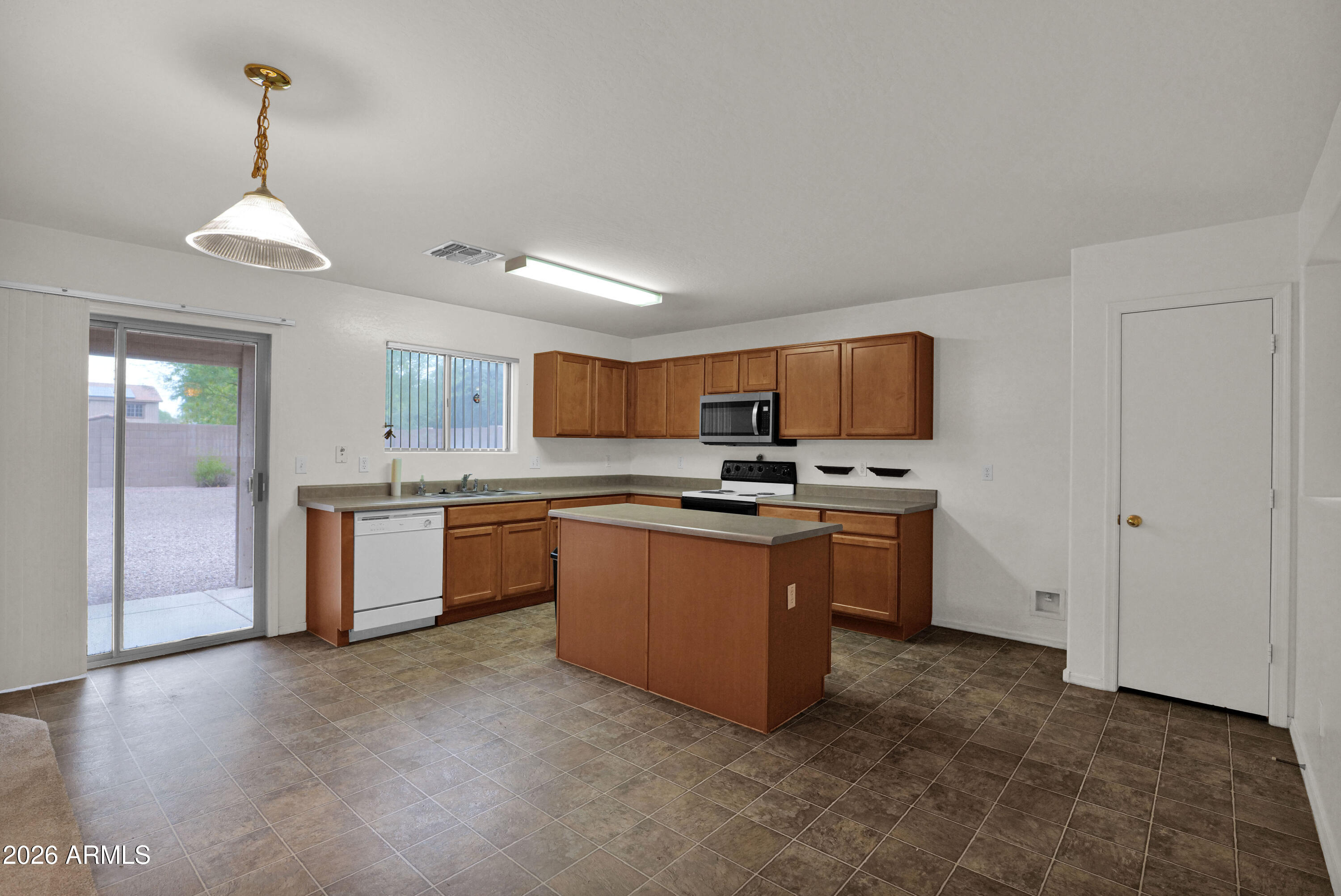 16104 West Calavar Road Surprise, AZ 85379 - Photo 11 of 32 17-print-P1758782