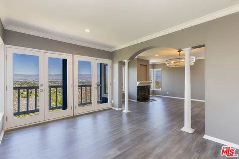 $1,699,999 | 3661 Sunswept Drive, Studio City, CA 91604