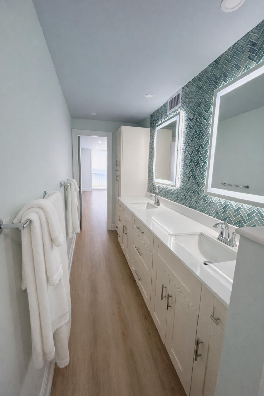 400 North Surf Road, Unit 1105 Hollywood, FL 33019 - Photo 13 of 15 Bathroom