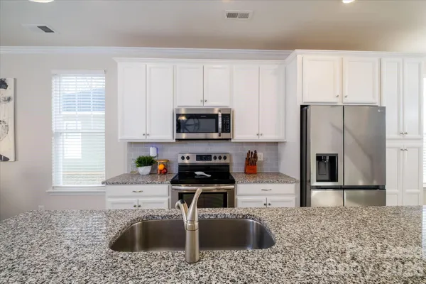 $2,600 | 8156 Merryvale Lane, Charlotte, NC 28214