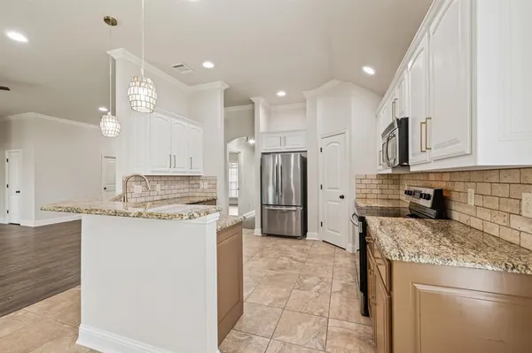 $2,700 | 104 Cold Track Drive, Aledo, TX 76008