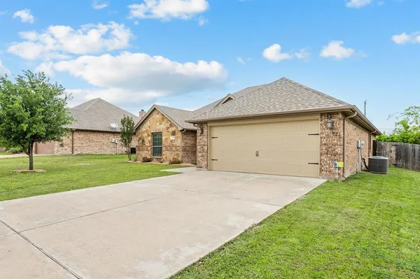 $2,700 | 104 Cold Track Drive, Aledo, TX 76008