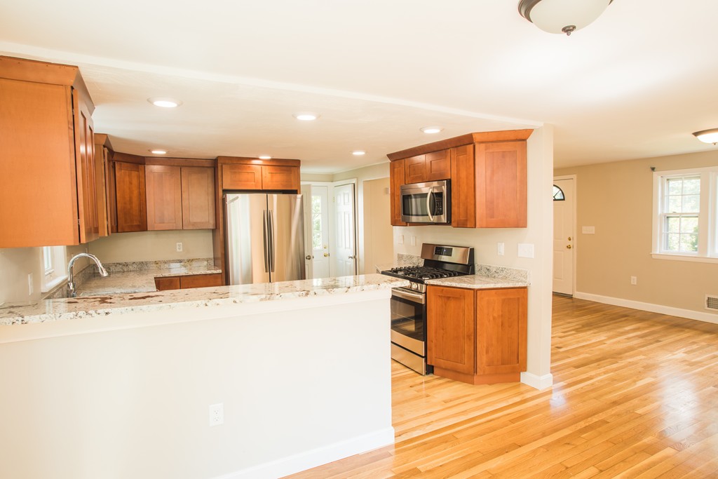 455 Old Post Road Walpole, MA 02081 - Photo 8 of 24 Gallery Image 8