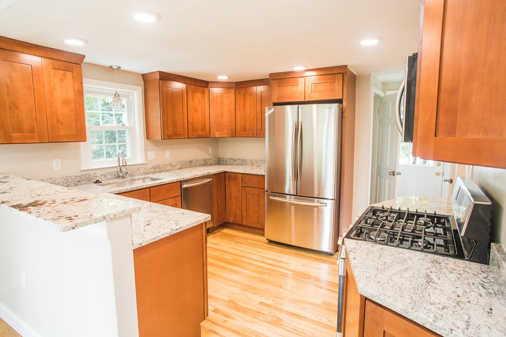 455 Old Post Road Walpole, MA 02081 - Photo 9 of 24 Gallery Image 9