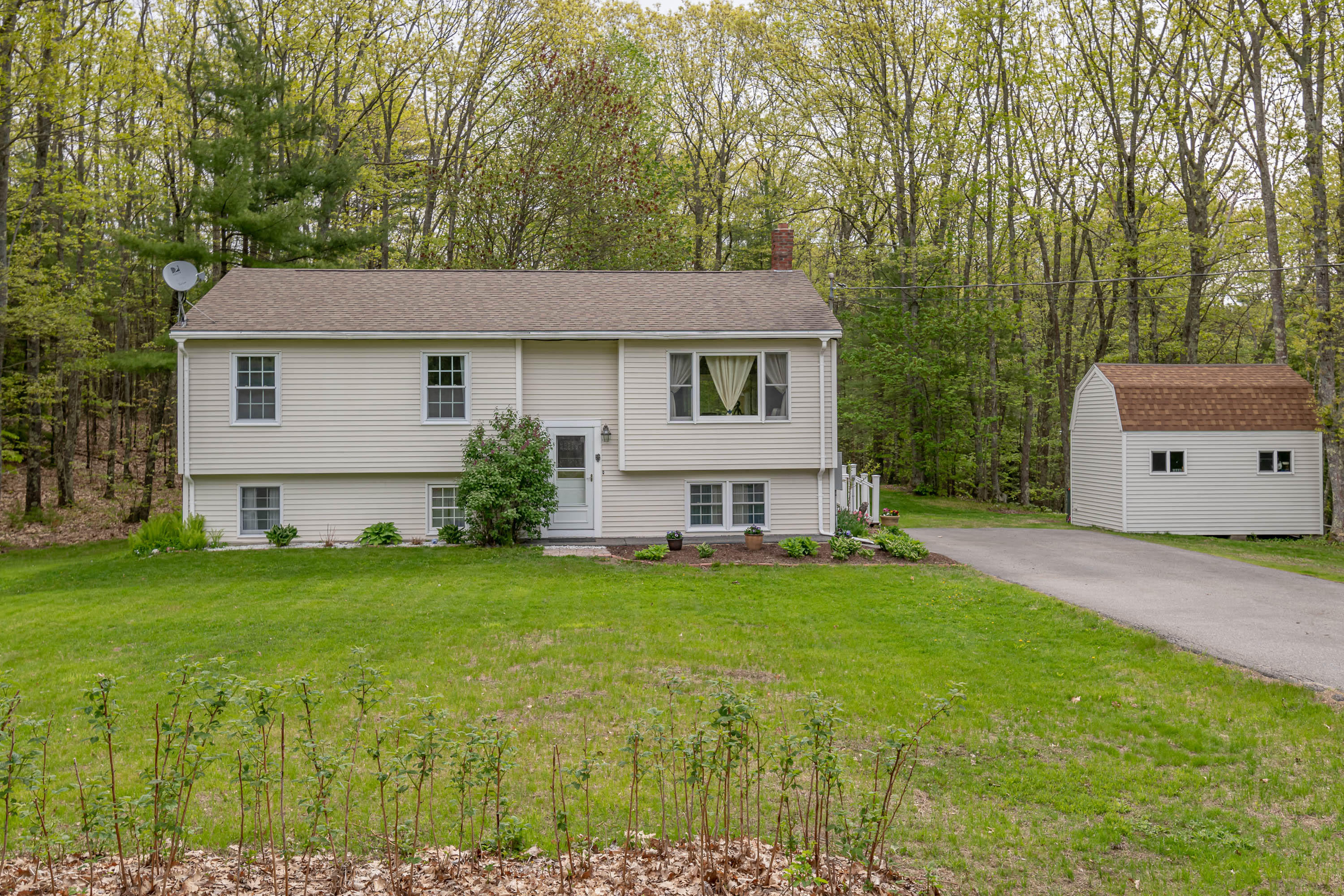 9 Roman Road Topsham, ME 04086 - Photo 1 of 31 GLM_4076