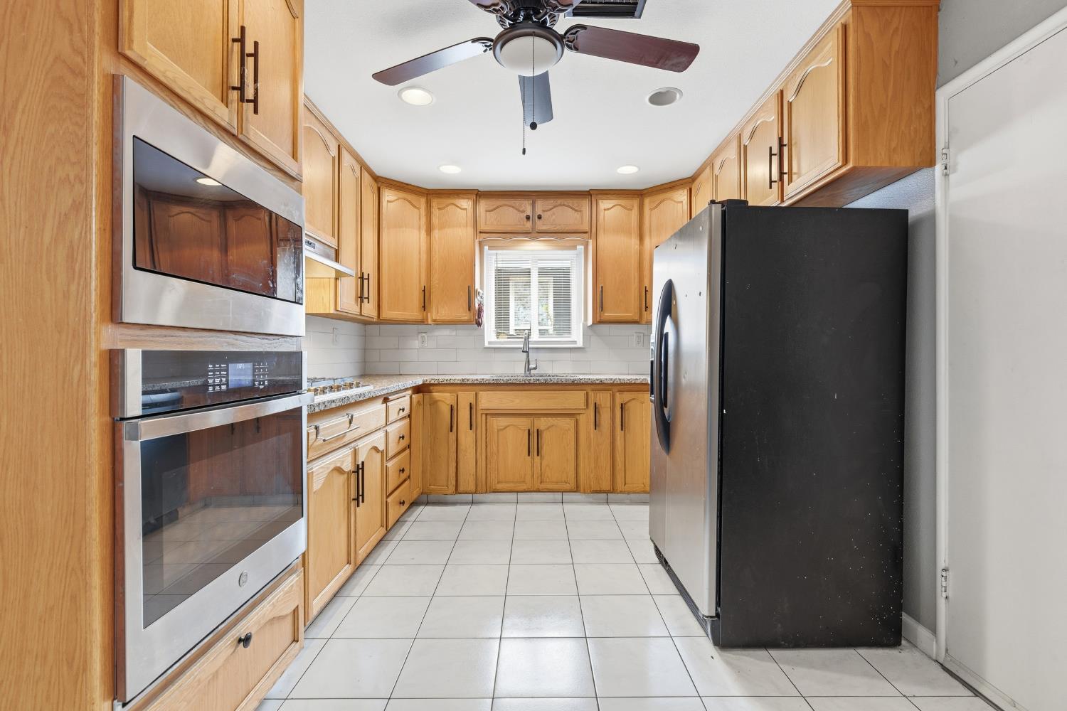 1322 Carver Road Modesto, CA 95350 - Photo 5 of 17