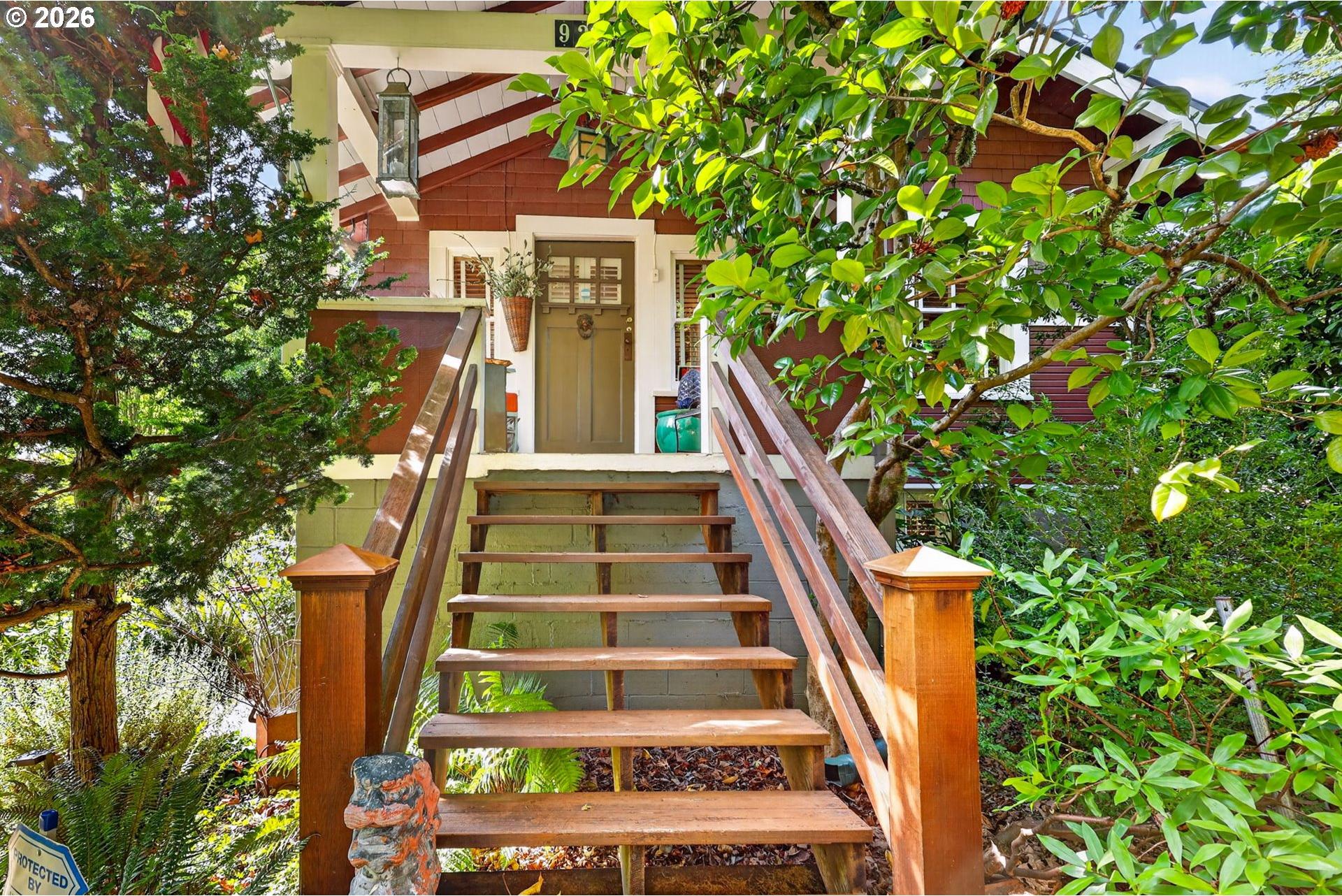 9225 Southwest Boones Ferry Road Portland, OR 97219 - Photo 6 of 48 Gallery Image 6