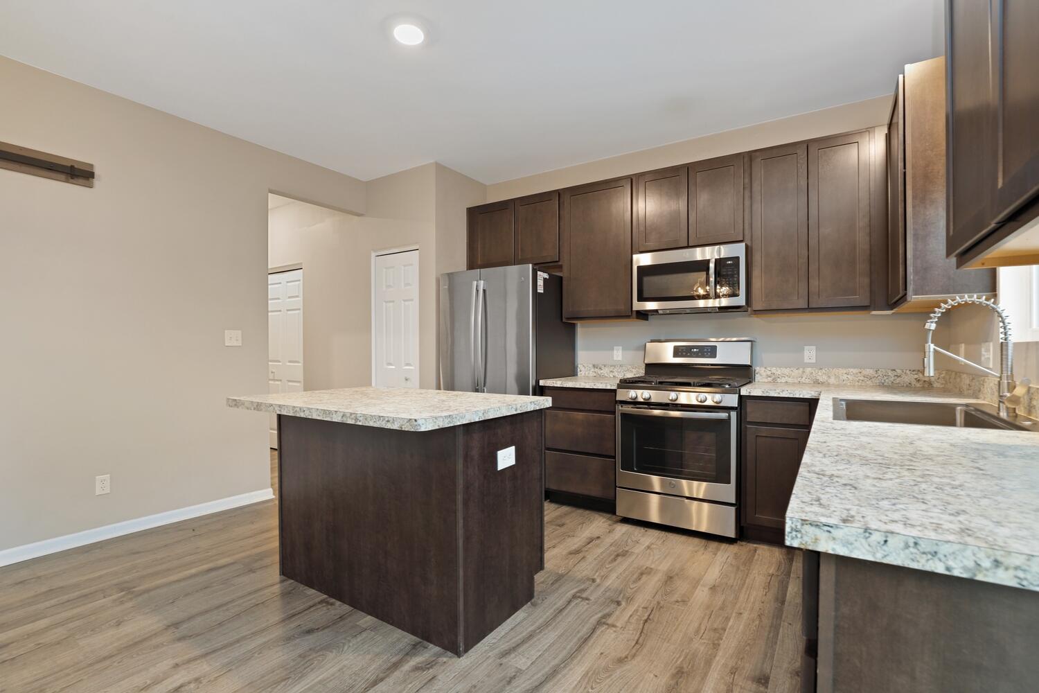 2184 West 129th Place Crown Point, IN 46307 - Photo 7 of 31 1500x1000