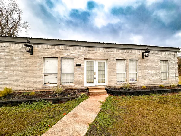 $125,000 | 638 Kelly Lane, Angleton, TX 77515