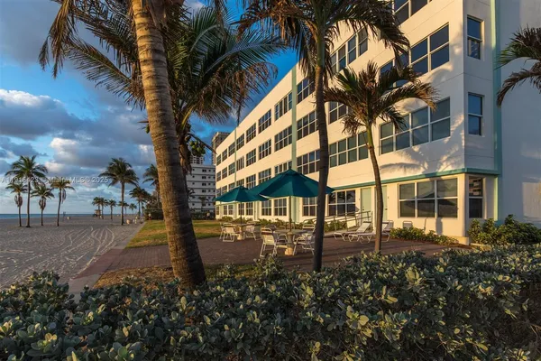 $3,000 | 1801 South Surf Road, Unit 4, Hollywood, FL 33019