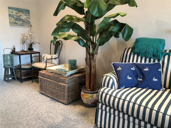 $3,000 | 1801 South Surf Road, Unit 4, Hollywood, FL 33019