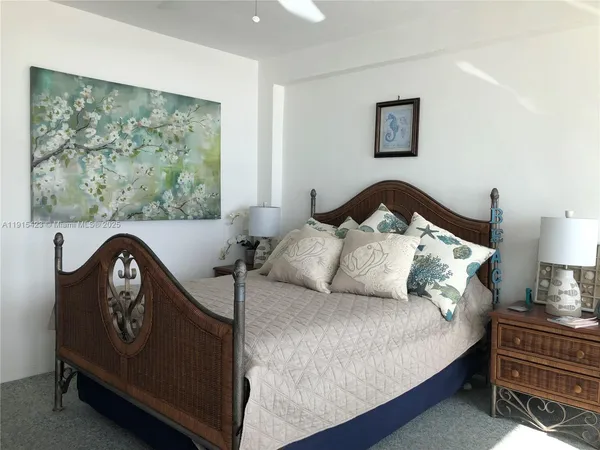 $3,000 | 1801 South Surf Road, Unit 4, Hollywood, FL 33019