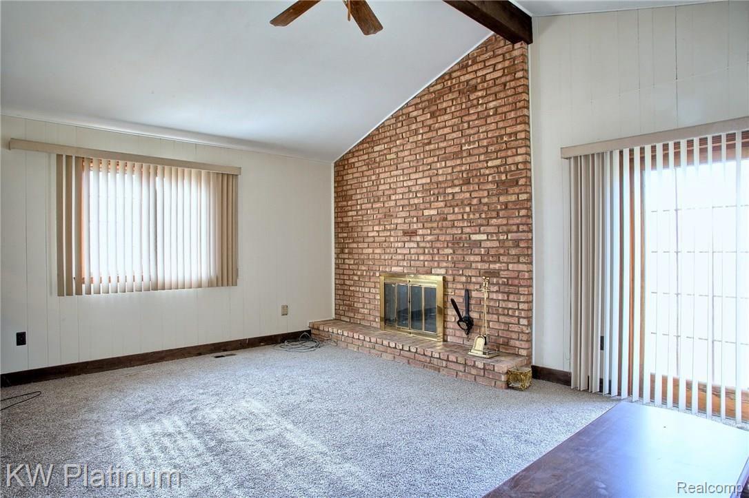 47351 Kathleen Road Macomb, MI 48044 - Photo 3 of 27 Family_Room.jpg