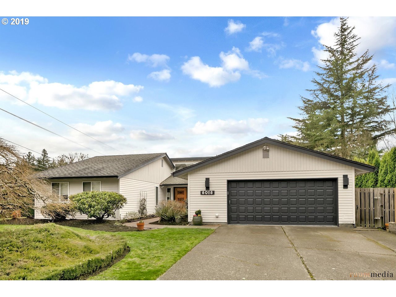 6018 Southwest Jan Tree Court Portland, OR 97219 - Photo 1 of 27 Gallery Image 1