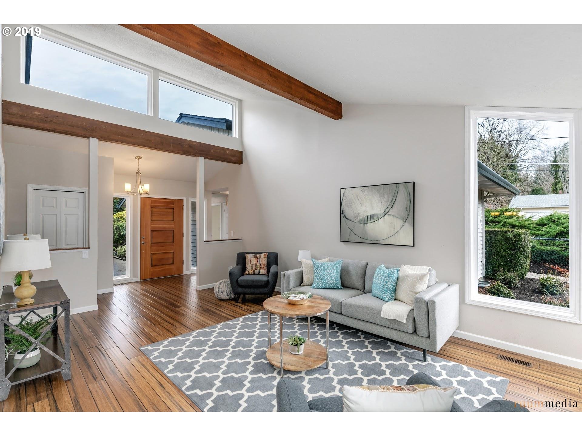 6018 Southwest Jan Tree Court Portland, OR 97219 - Photo 9 of 27 Gallery Image 9