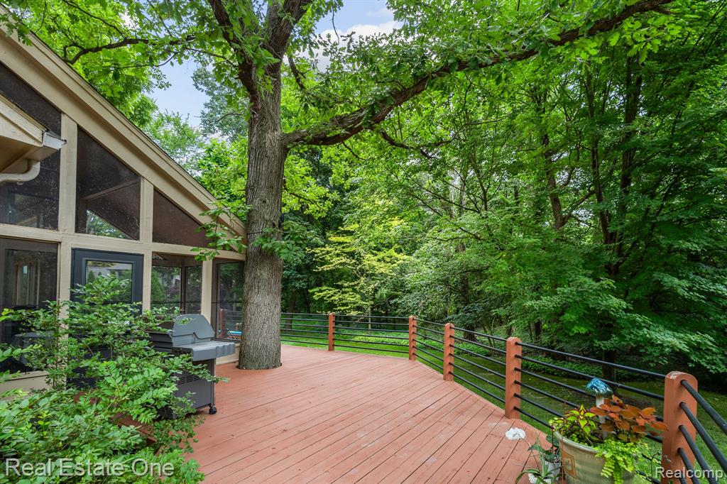 4752 Rivers Edge Drive Troy, MI 48098 - Photo 5 of 42