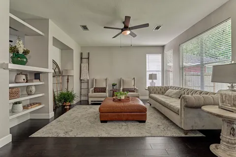 $460,000 | 23 Wintergrass Place, The Woodlands, TX 77382